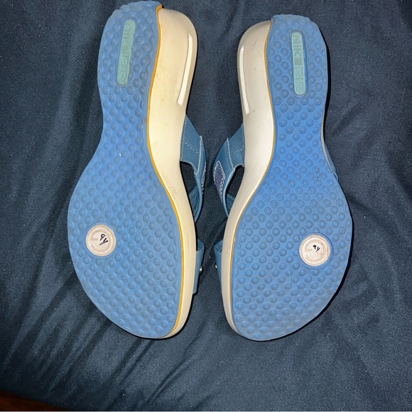 Cole Haan Wedge Sandals White Blue Strappy Air Pocket  G Series Shoes Sz 9 B - Picture 3 of 4